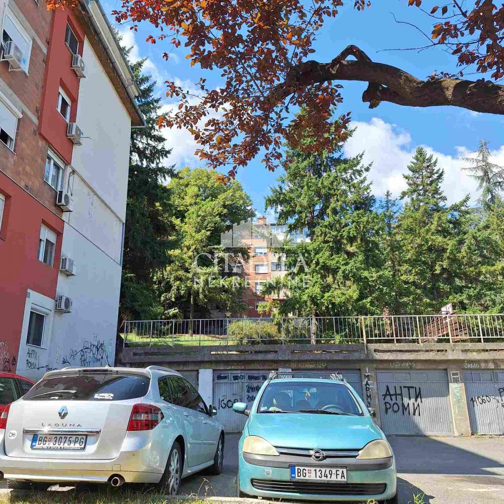 Stan na prodaju u Beogradu, Karaburma, jednoiposoban, 41m2, cena 102000 evra