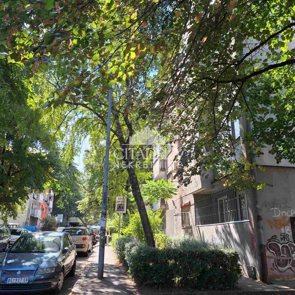 Stan na prodaju u Beogradu, Karaburma, jednoiposoban, 41m2, cena 102000 evra