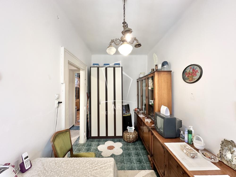 Stan na prodaju u Beogradu, Knez Mihailova, jednoiposoban, 40m2, cena 220000 evra