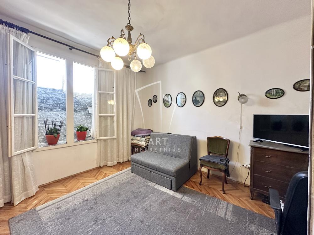 Stan na prodaju u Beogradu, Knez Mihailova, jednoiposoban, 40m2, cena 220000 evra