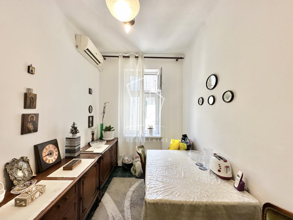 Stan na prodaju u Beogradu, Knez Mihailova, jednoiposoban, 40m2, cena 220000 evra