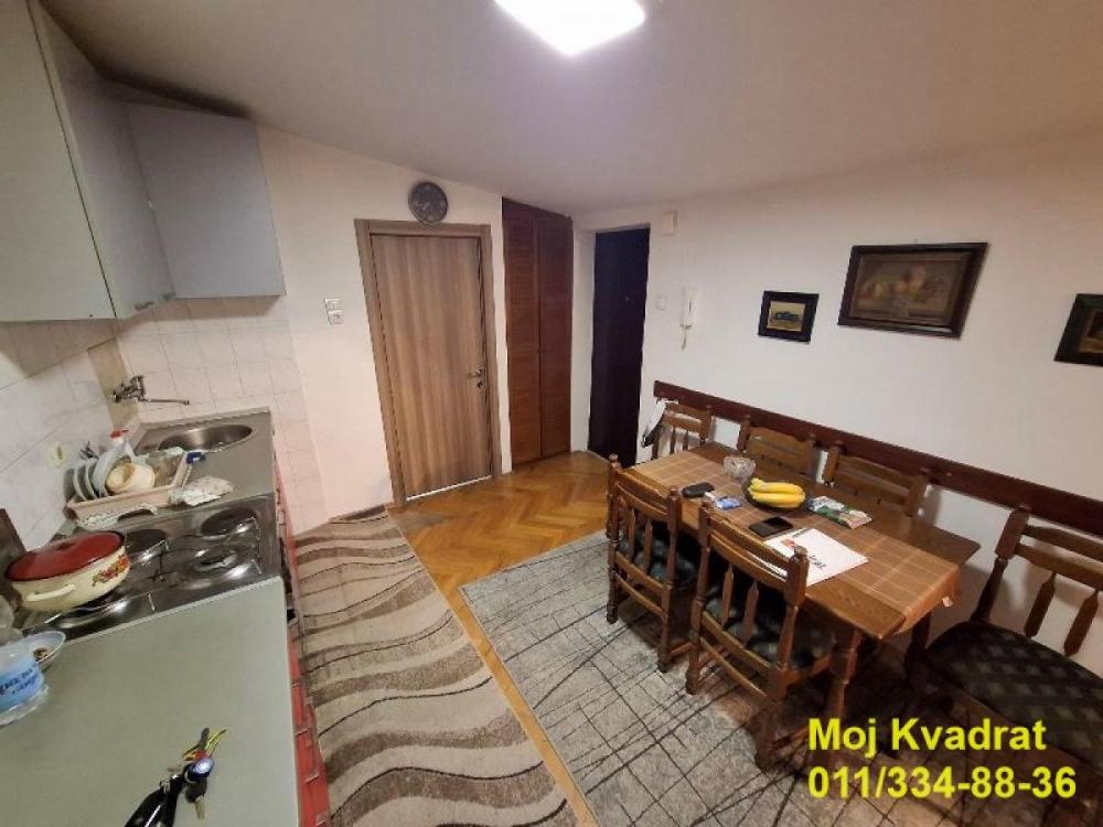 Stan na prodaju u Beogradu, Novi Beograd blok 7 (Paviljoni), jednosoban, 47m2, cena 130000 evra