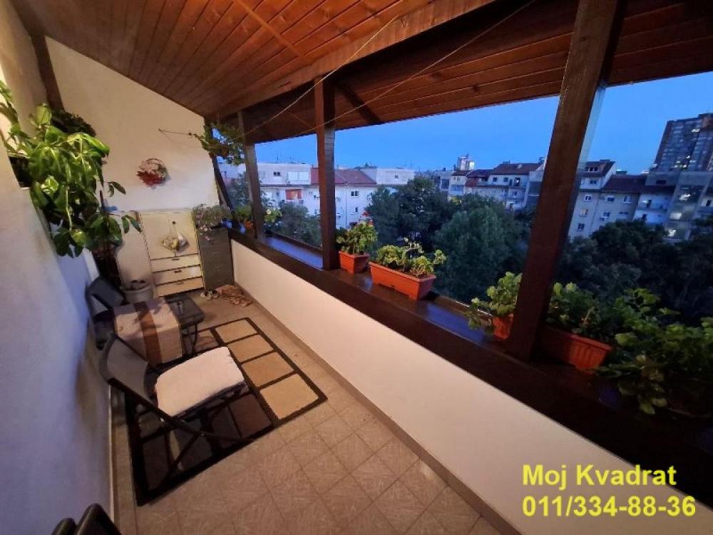 Stan na prodaju u Beogradu, Novi Beograd blok 7 (Paviljoni), jednosoban, 47m2, cena 130000 evra