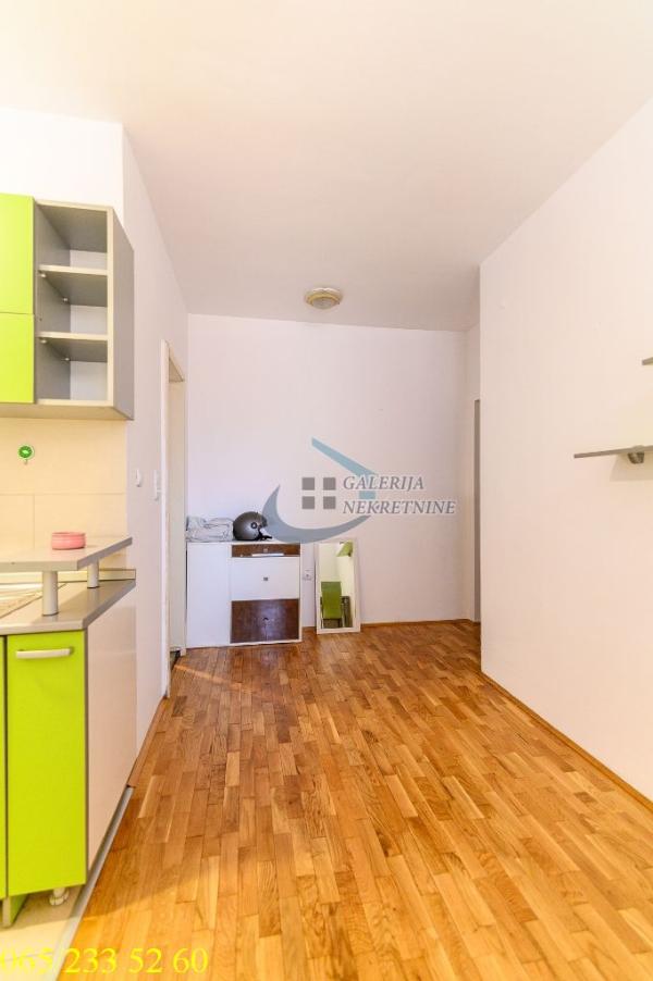 Stan na prodaju u Beogradu, Vračar, jednoiposoban, 43m2, cena 165000 evra