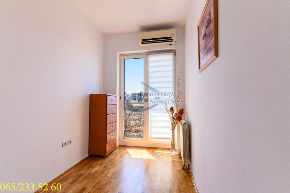 Stan na prodaju u Beogradu, Vračar, jednoiposoban, 43m2, cena 165000 evra