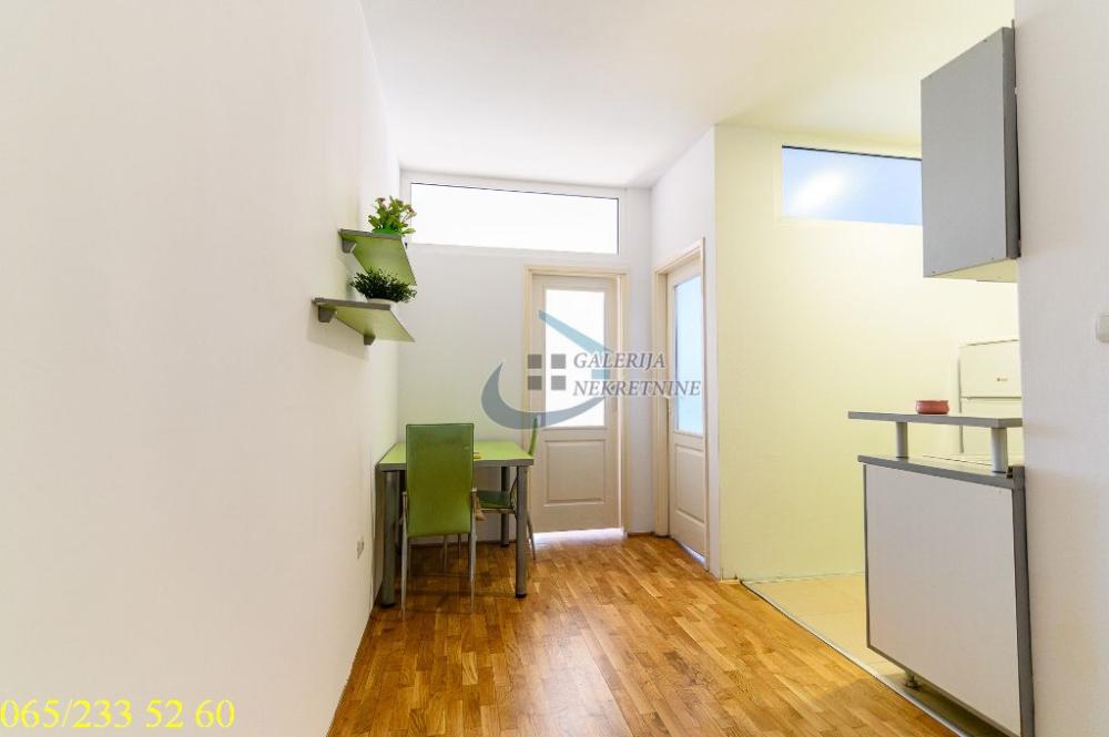 Stan na prodaju u Beogradu, Vračar, jednoiposoban, 43m2, cena 165000 evra