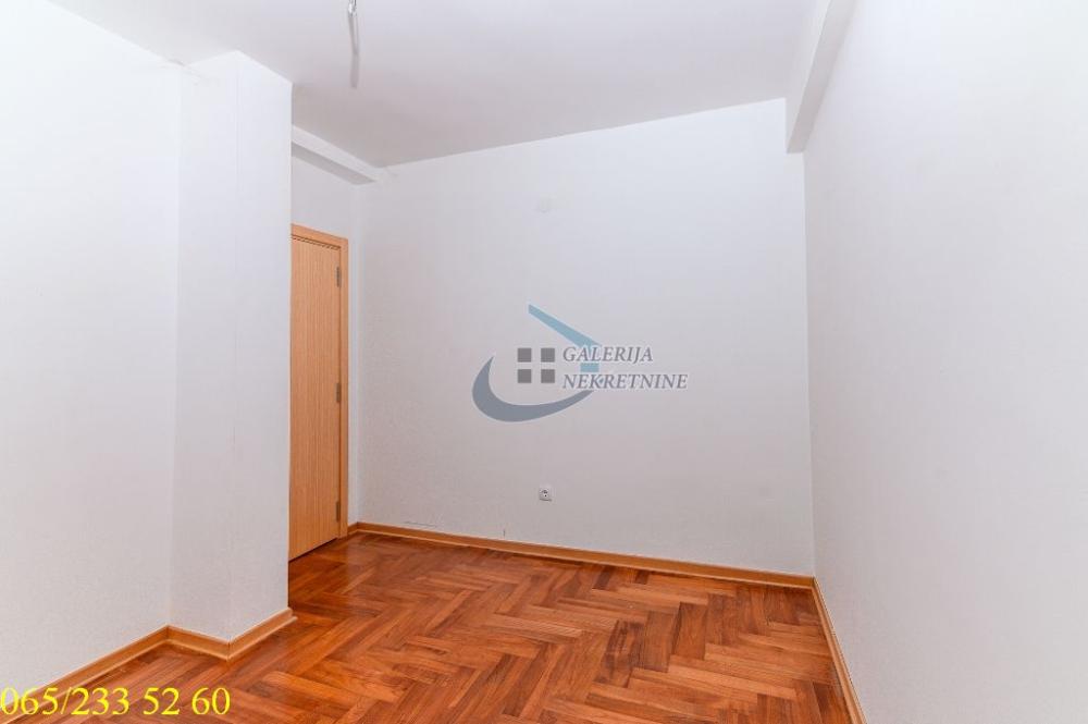 Stan na prodaju u Beogradu, Vračar, trosoban, 56m2, cena 168000 evra