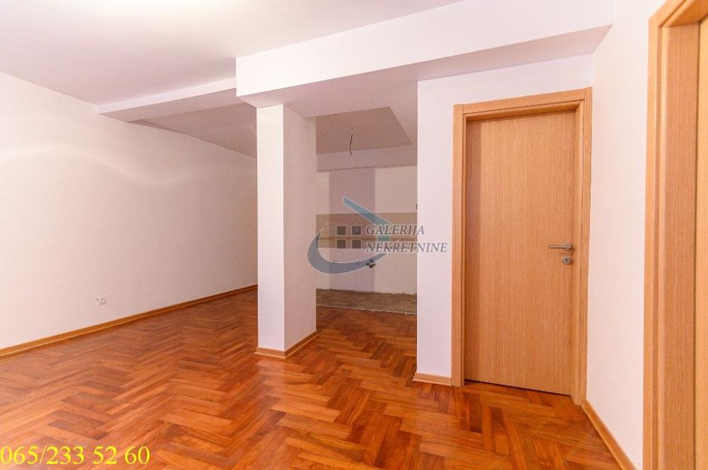 Stan na prodaju u Beogradu, Vračar, trosoban, 56m2, cena 168000 evra