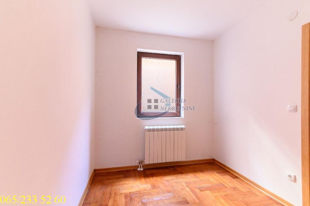 Stan na prodaju u Beogradu, Vračar, trosoban, 56m2, cena 168000 evra