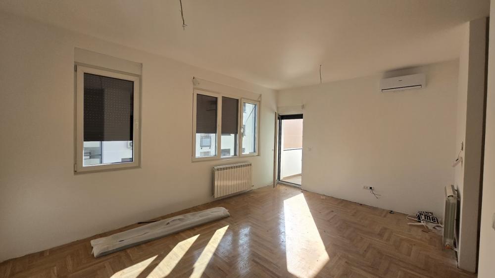 Stan na prodaju u Beogradu, Vračar,Crveni Krst, trosoban, 80m2, cena 280000 evra