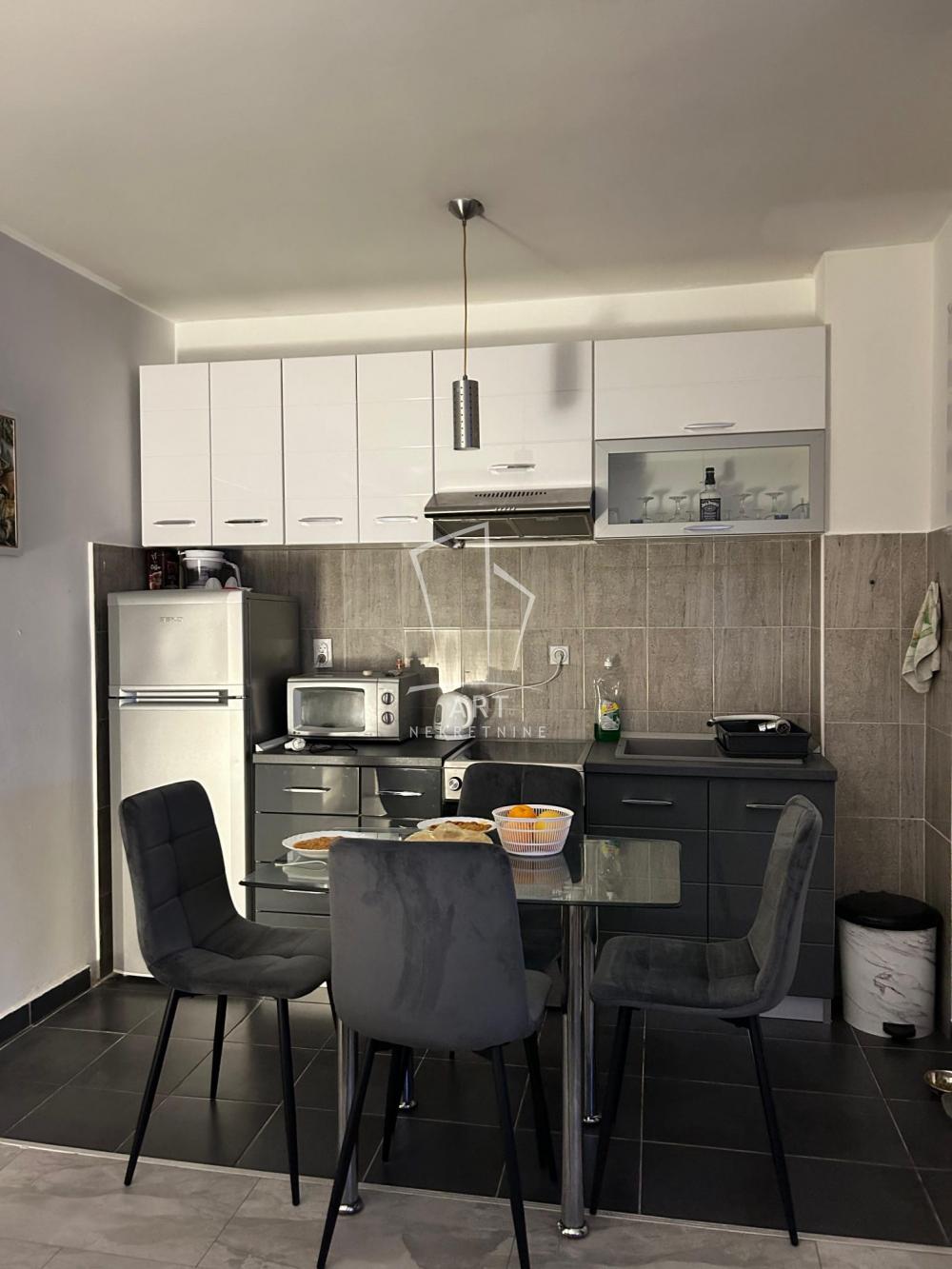 Stan na prodaju u Beogradu, Voždovac, dvosoban, 42m2, cena 175000 evra