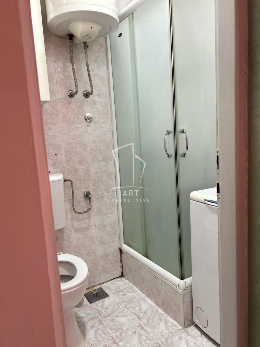 Stan na prodaju u Beogradu, Voždovac, dvosoban, 42m2, cena 175000 evra