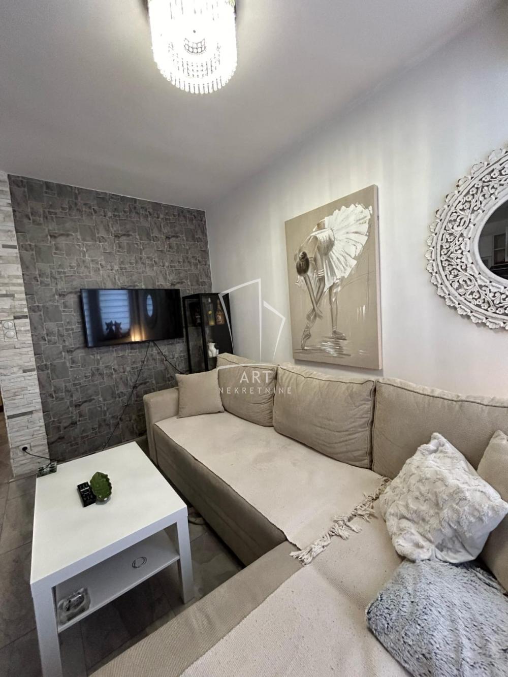 Stan na prodaju u Beogradu, Voždovac, dvosoban, 42m2, cena 175000 evra