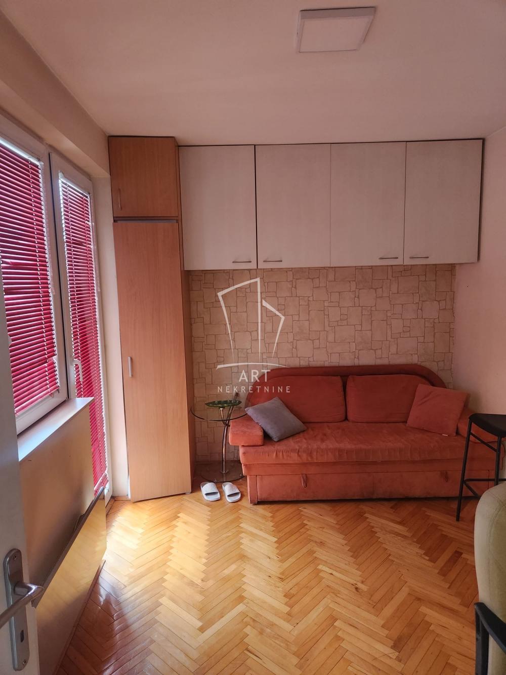 Stan na prodaju u Beogradu, Voždovac, dvosoban, 42m2, cena 175000 evra