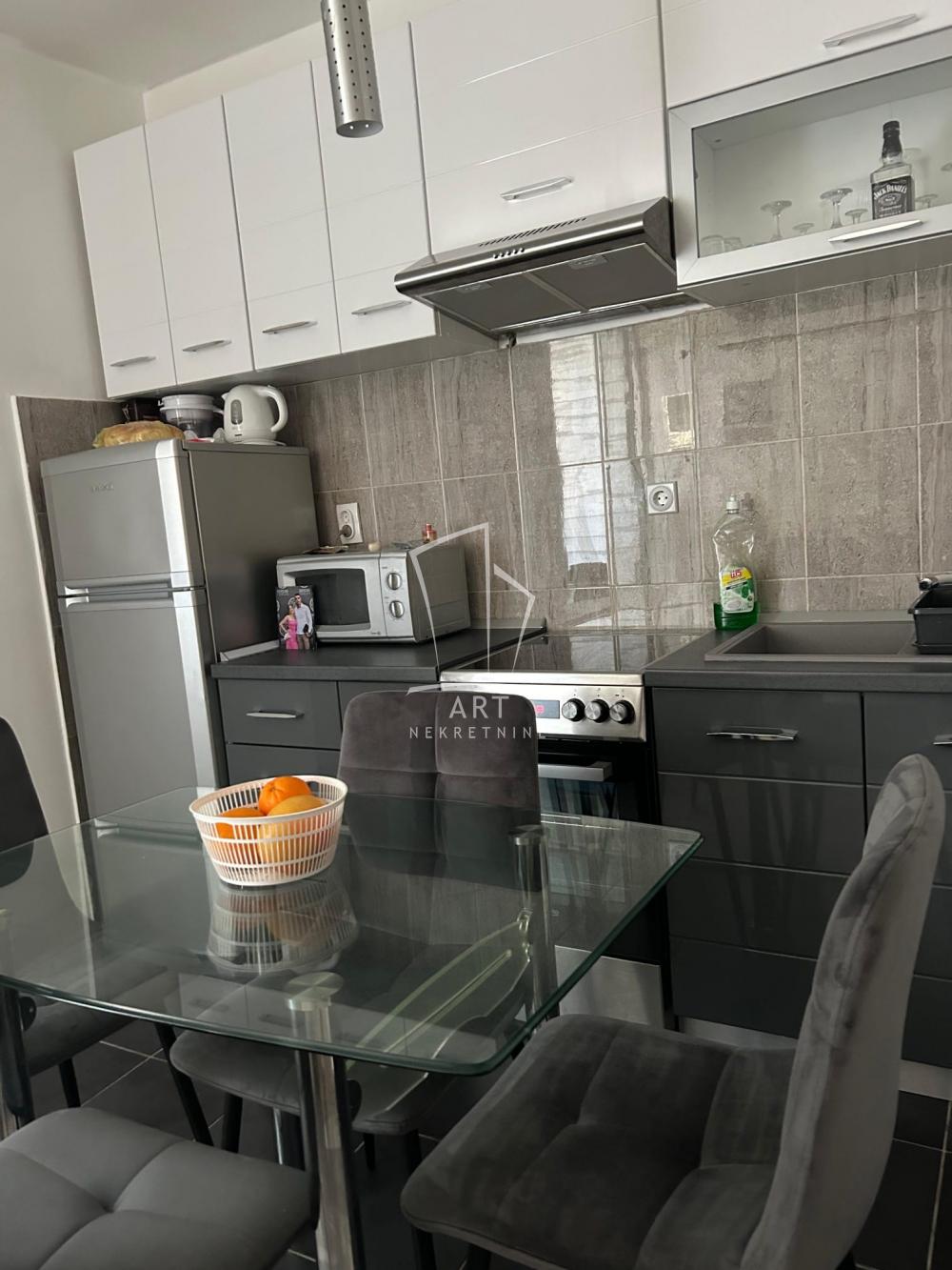 Stan na prodaju u Beogradu, Voždovac, dvosoban, 42m2, cena 175000 evra