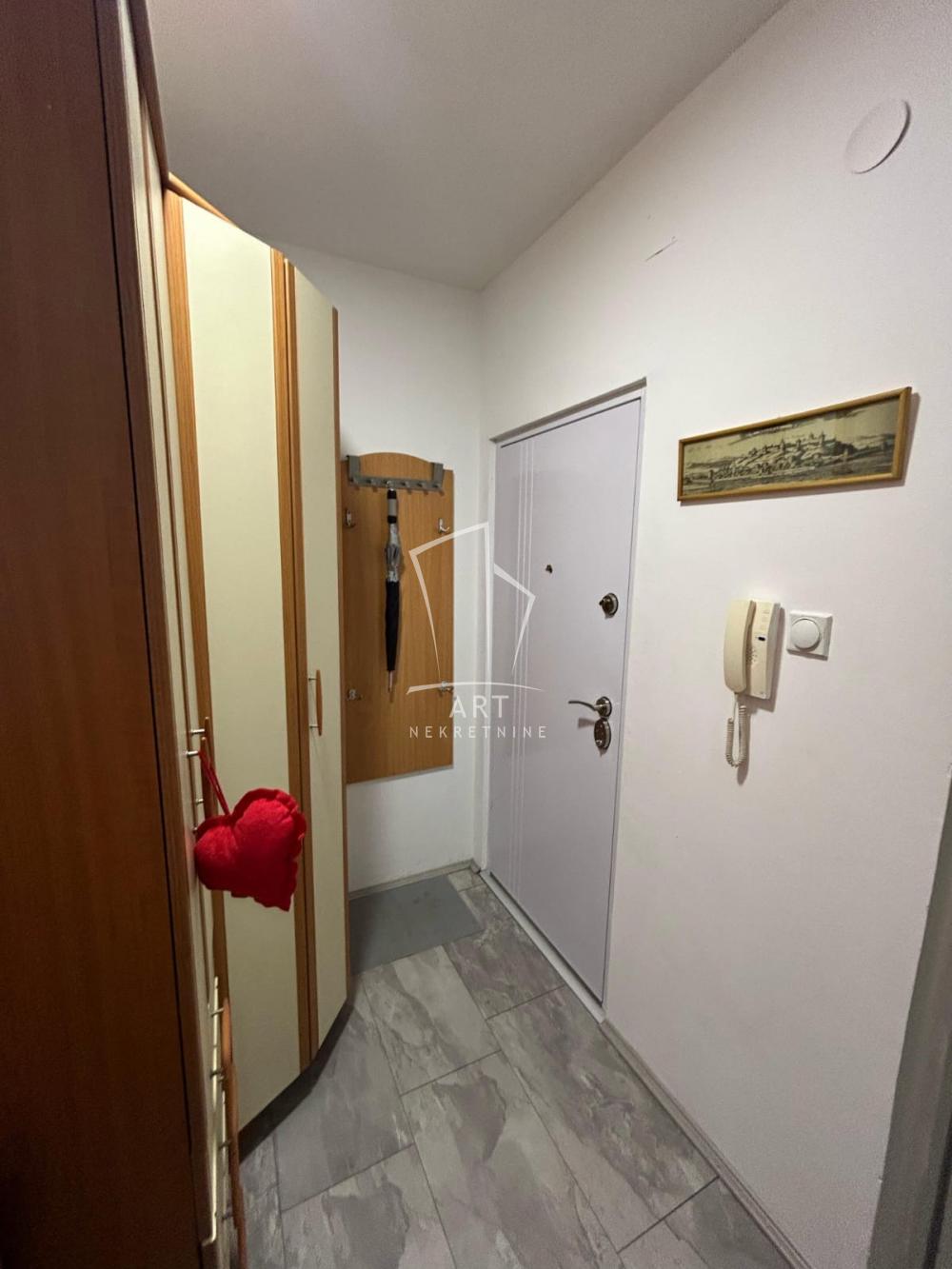 Stan na prodaju u Beogradu, Voždovac, dvosoban, 42m2, cena 175000 evra