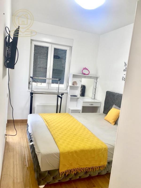 Stan na prodaju u Beogradu, Medaković 3, dvoiposoban, 60m2, cena 165000 evra