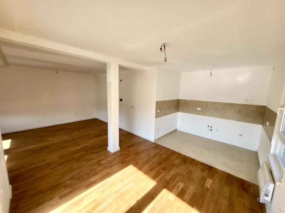 Stan na prodaju u Beogradu, Ledine, jednosoban, 50m2, cena 108000 evra