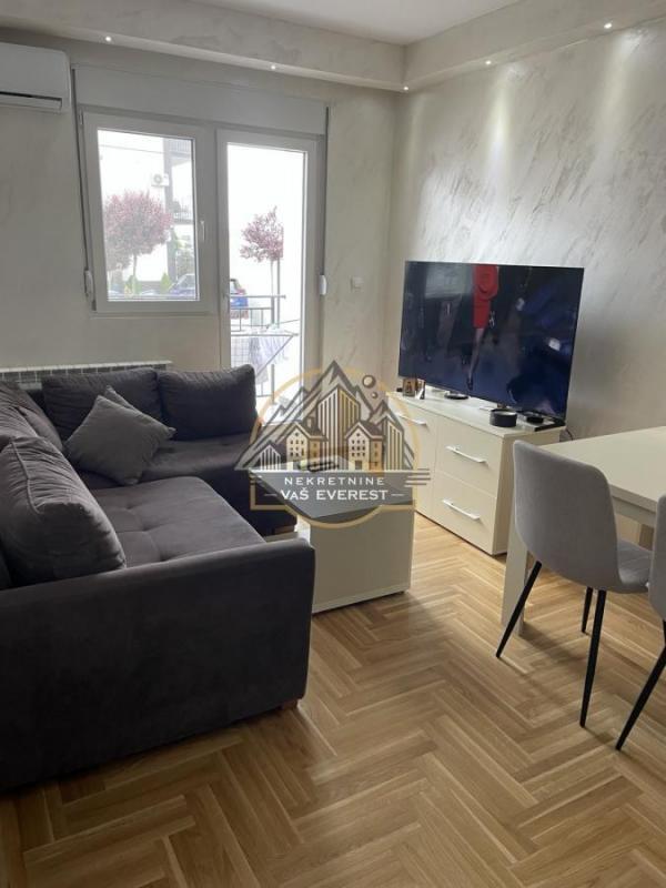 Stan na prodaju u Beogradu, Ledine, jednoiposoban, 42m2, cena 105000 evra