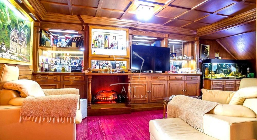Stan na prodaju u Beogradu, Zemun, cetvorosoban, 64m2, cena 280000 evra