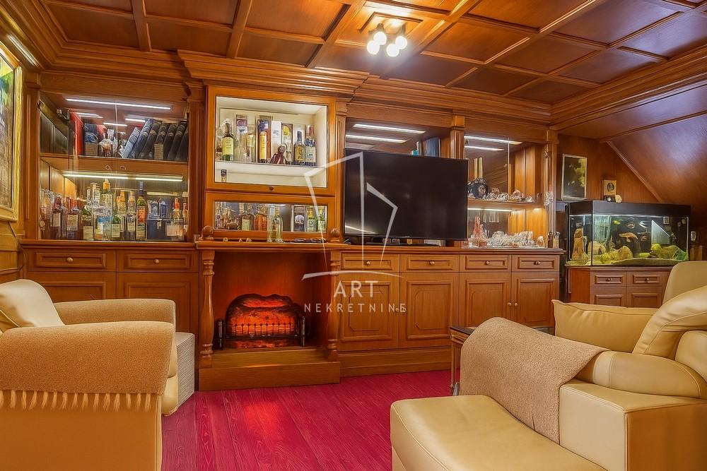 Stan na prodaju u Beogradu, Zemun, cetvorosoban, 64m2, cena 280000 evra