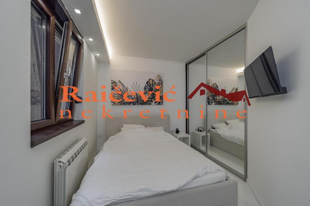 Stan na prodaju u Beogradu, Vračar (Hram), dvosoban, 60m2, cena 269000 evra