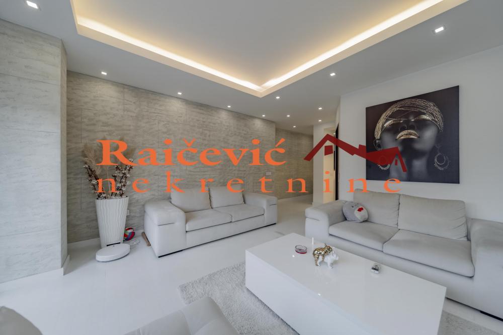 Stan na prodaju u Beogradu, Vračar (Hram), dvosoban, 60m2, cena 269000 evra