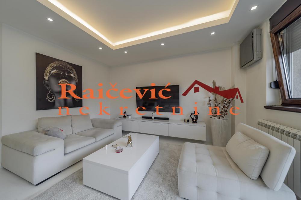 Stan na prodaju u Beogradu, Vračar (Hram), dvosoban, 60m2, cena 269000 evra