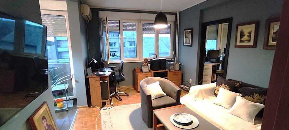 Stan na prodaju u Beogradu, Voždovac, trosoban, 61m2, cena 195000 evra