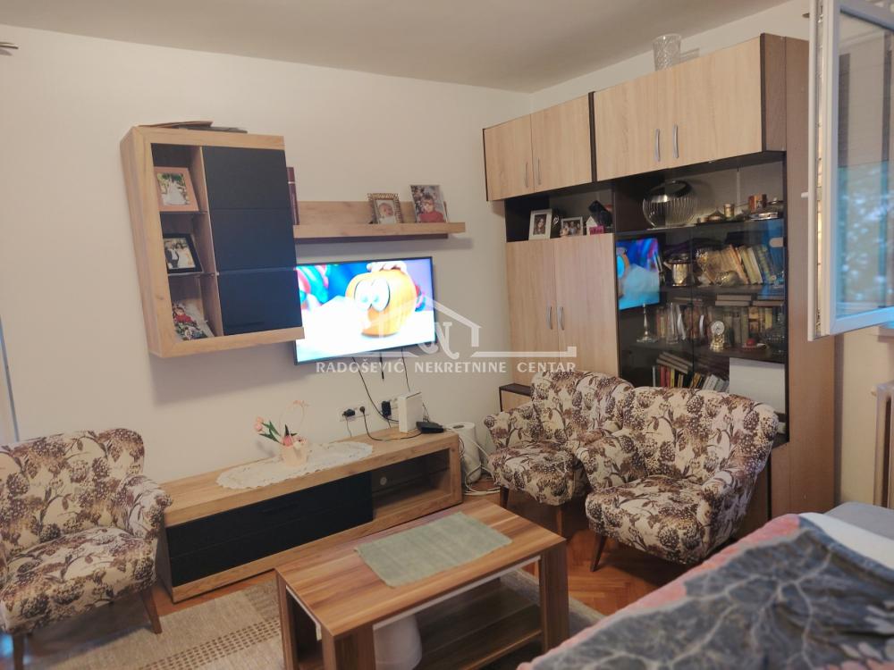 Stan na prodaju u Beogradu, Karaburma, dvosoban, 59m2, cena 146000 evra