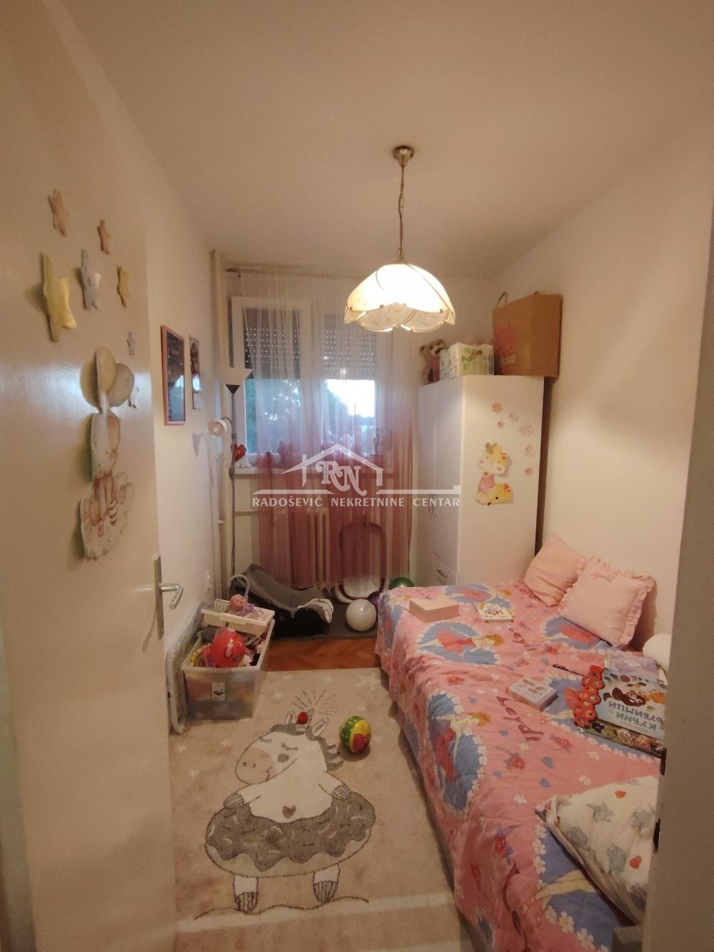 Stan na prodaju u Beogradu, Karaburma, dvosoban, 59m2, cena 146000 evra