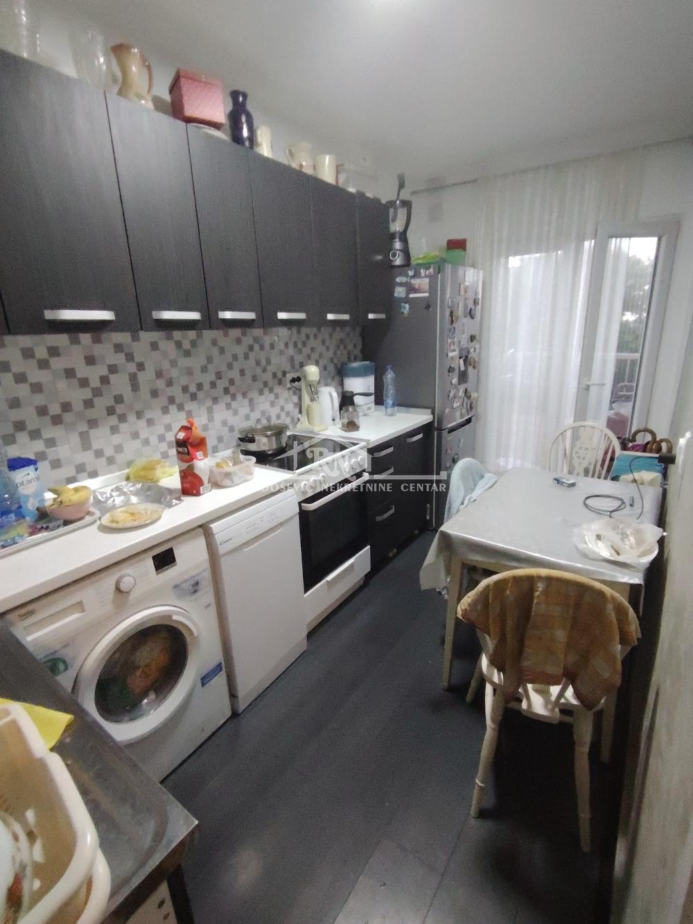 Stan na prodaju u Beogradu, Karaburma, dvosoban, 59m2, cena 146000 evra