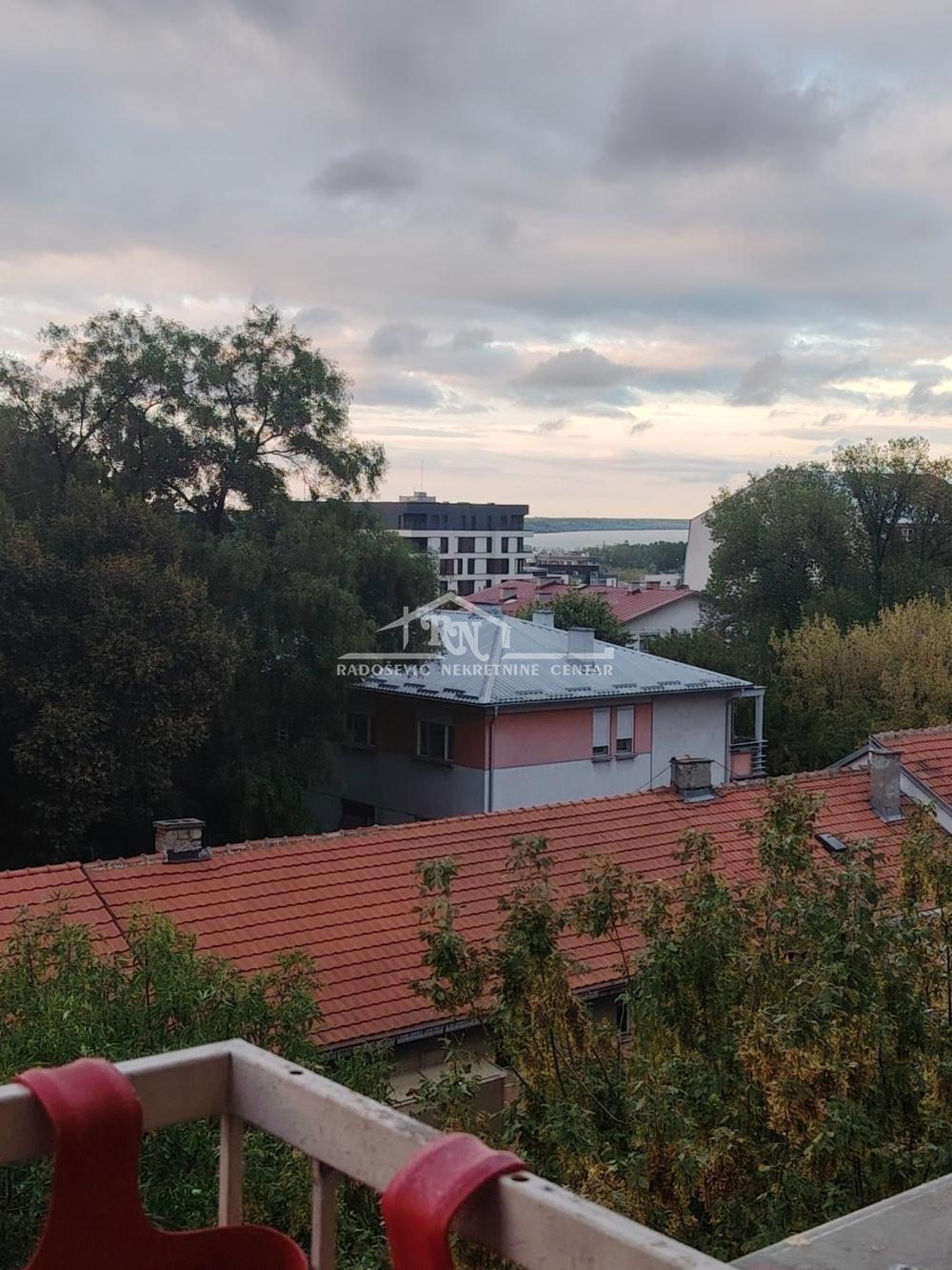 Stan na prodaju u Beogradu, Karaburma, dvosoban, 59m2, cena 146000 evra