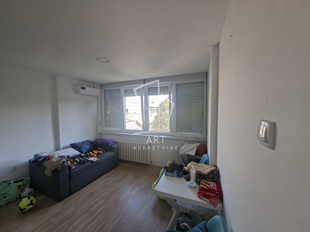 Stan na prodaju u Beogradu, Novi Beograd blok 70 (Kineski TC), dvosoban, 51m2, cena 179000 evra