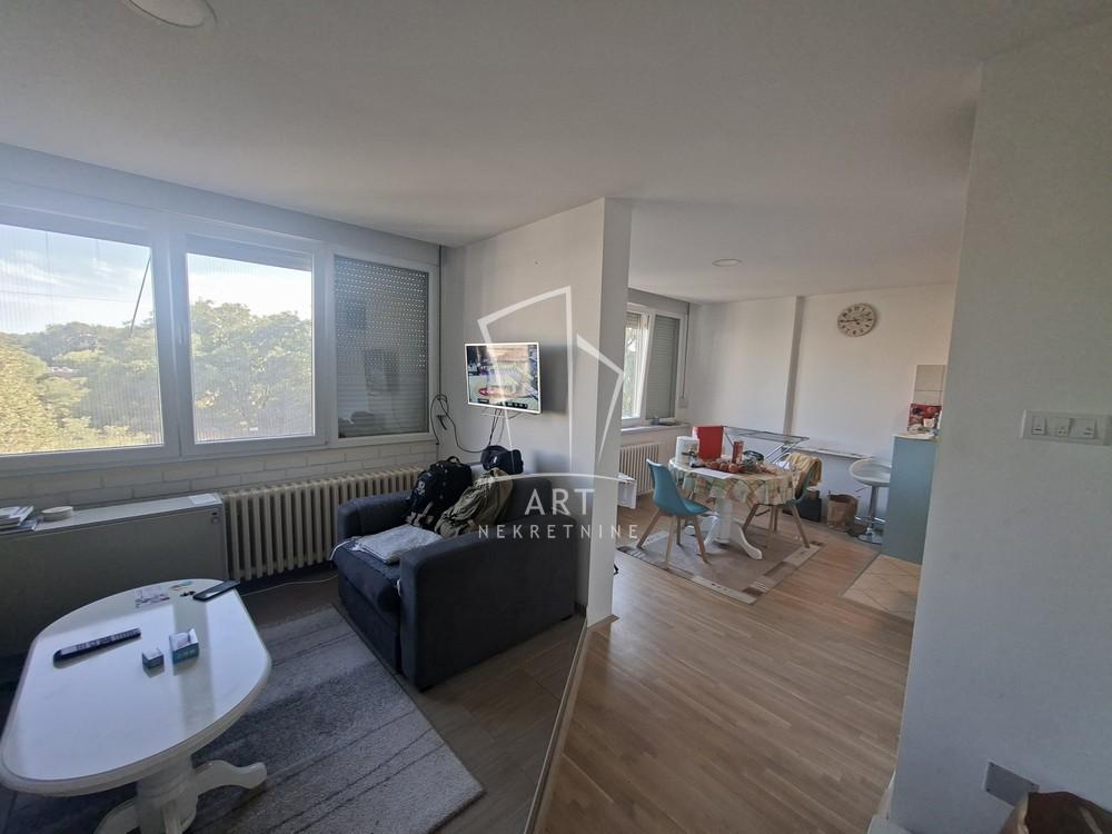 Stan na prodaju u Beogradu, Novi Beograd blok 70 (Kineski TC), dvosoban, 51m2, cena 179000 evra