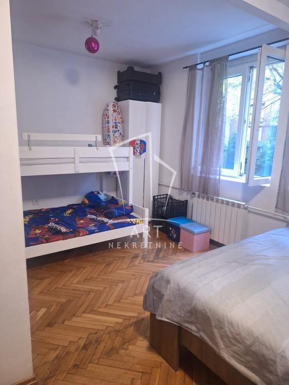 Stan na prodaju u Beogradu, Miljakovac, trosoban, 82m2, cena 188000 evra