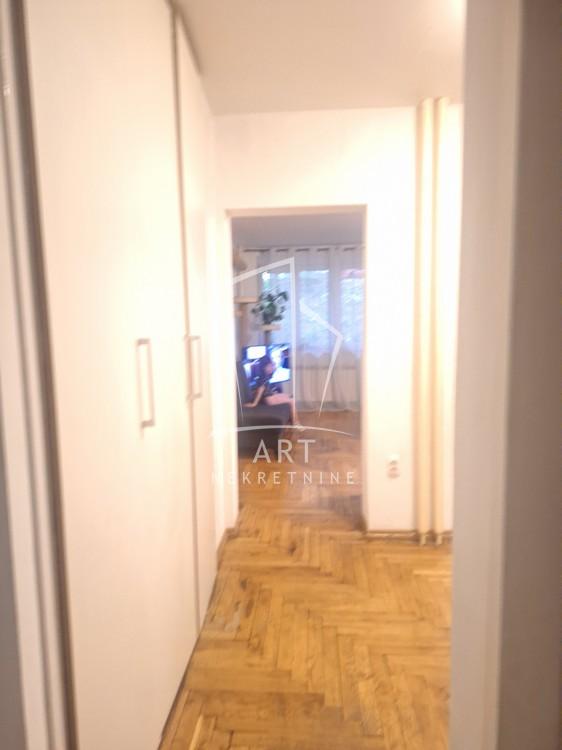 Stan na prodaju u Beogradu, Miljakovac, trosoban, 82m2, cena 188000 evra
