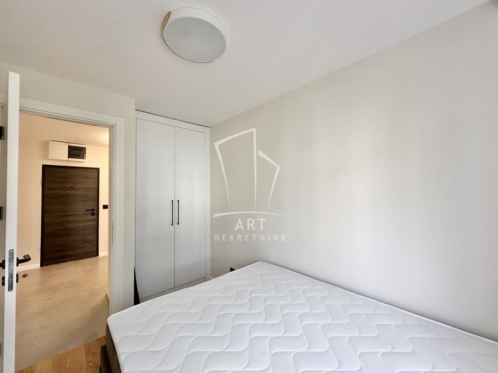 Stan na prodaju u Beogradu, Novi Beograd, dvoiposoban, 63m2, cena 230000 evra