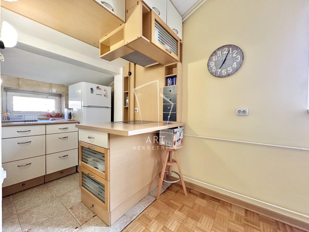 Stan na prodaju u Beogradu, Banovo brdo, dvoiposoban, 54m2, cena 158800 evra
