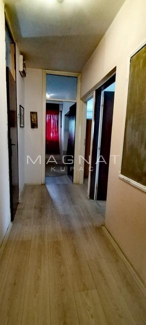 Stan na prodaju u Beogradu, Novi Beograd blok 70 (Kineski TC), dvosoban, 64m2, cena 225000 evra