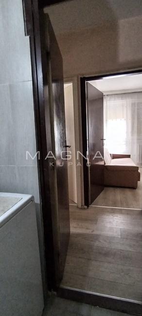 Stan na prodaju u Beogradu, Novi Beograd blok 70 (Kineski TC), dvosoban, 64m2, cena 225000 evra