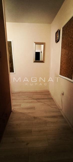 Stan na prodaju u Beogradu, Novi Beograd blok 70 (Kineski TC), dvosoban, 64m2, cena 225000 evra