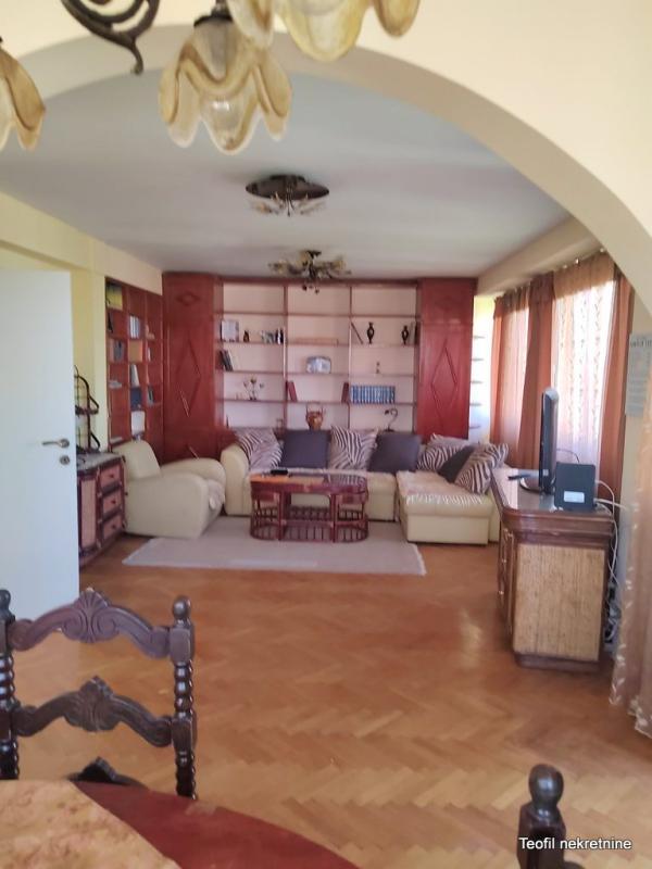 Stan na prodaju u Beogradu, Kalenić pijaca, cetvorosoban, 107m2, cena 440000 evra