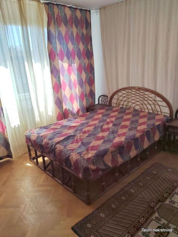 Stan na prodaju u Beogradu, Kalenić pijaca, cetvorosoban, 107m2, cena 450000 evra