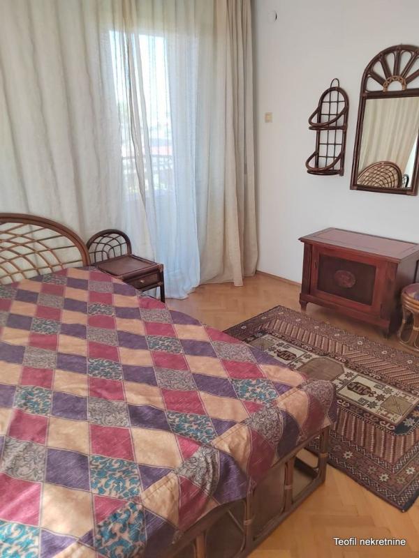 Stan na prodaju u Beogradu, Kalenić pijaca, cetvorosoban, 107m2, cena 450000 evra