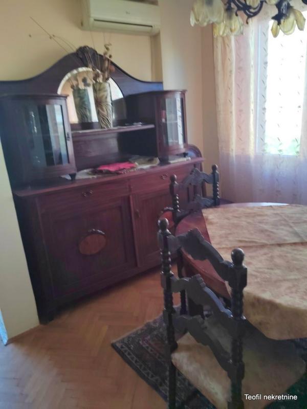Stan na prodaju u Beogradu, Kalenić pijaca, cetvorosoban, 107m2, cena 450000 evra