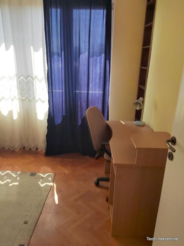 Stan na prodaju u Beogradu, Kalenić pijaca, cetvorosoban, 107m2, cena 450000 evra
