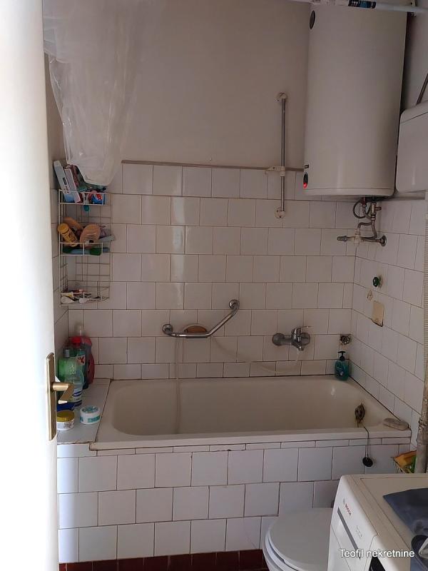 Stan na prodaju u Beogradu, Dušanovac, dvosoban, 62m2, cena 165000 evra