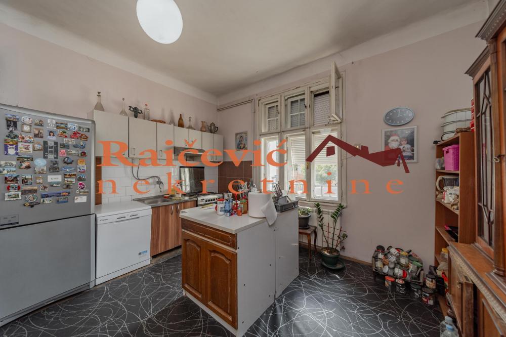 Stan na prodaju u Beogradu, Beograd (centar), troiposoban, 88m2, cena 350000 evra