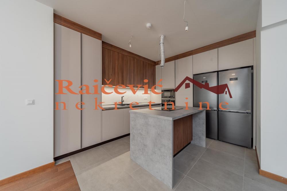 Stan na prodaju u Beogradu, Vračar (Hram), trosoban, 101m2, cena 495000 evra